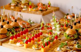 Entrées, Fruits et Amuse-Bouches : Sublimez Vos Événements avec ADRI SOLUTION